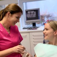Behandlung beim Zahnarzt in Mörfelden-Walldorf